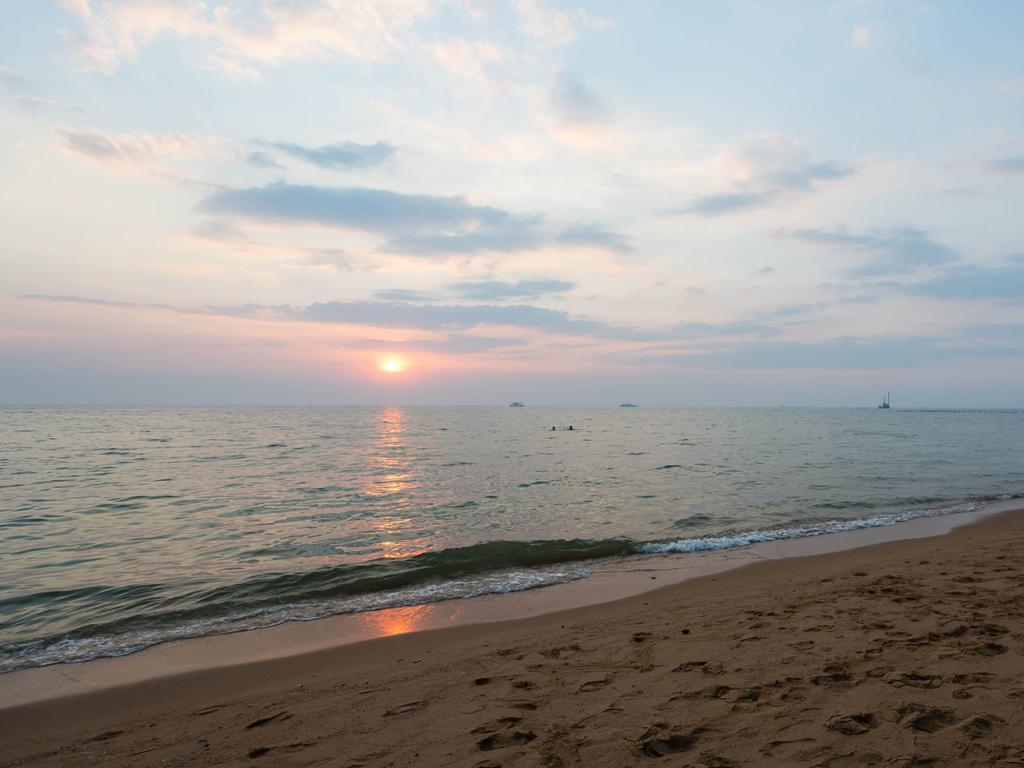 Beach 7 Condo Jomtien Beach Eksteriør billede